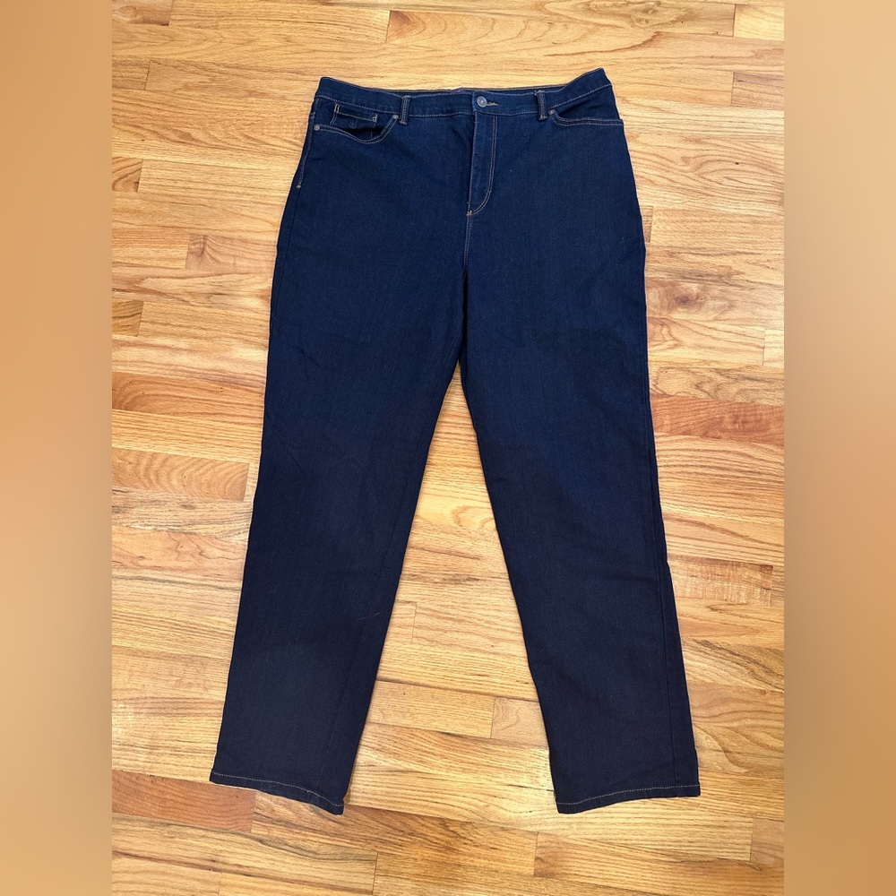 💜 5 for $25 or 3 for $18 Gloria Vanderbilt Amanda fit jeans